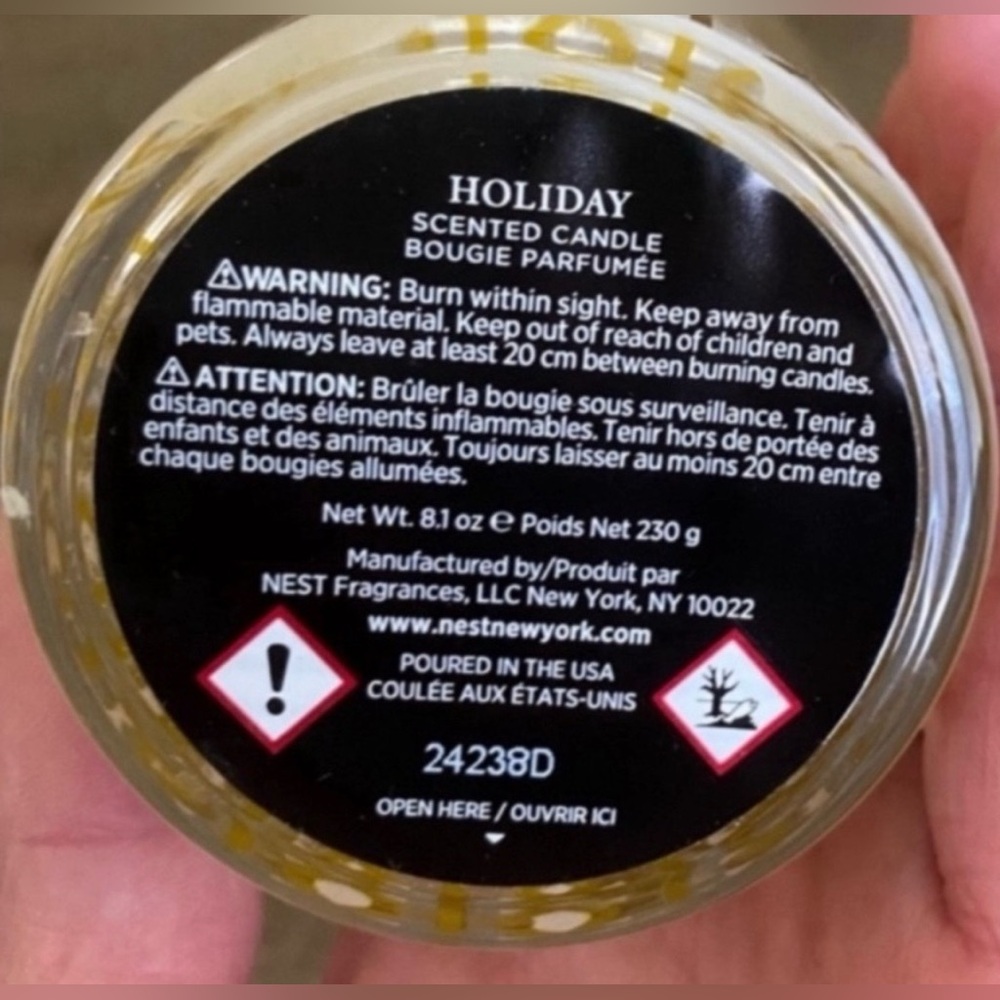NEST Fragrances New York 2 Holiday Classic
8.1oz Candles New no Box - Picture 2 of 4